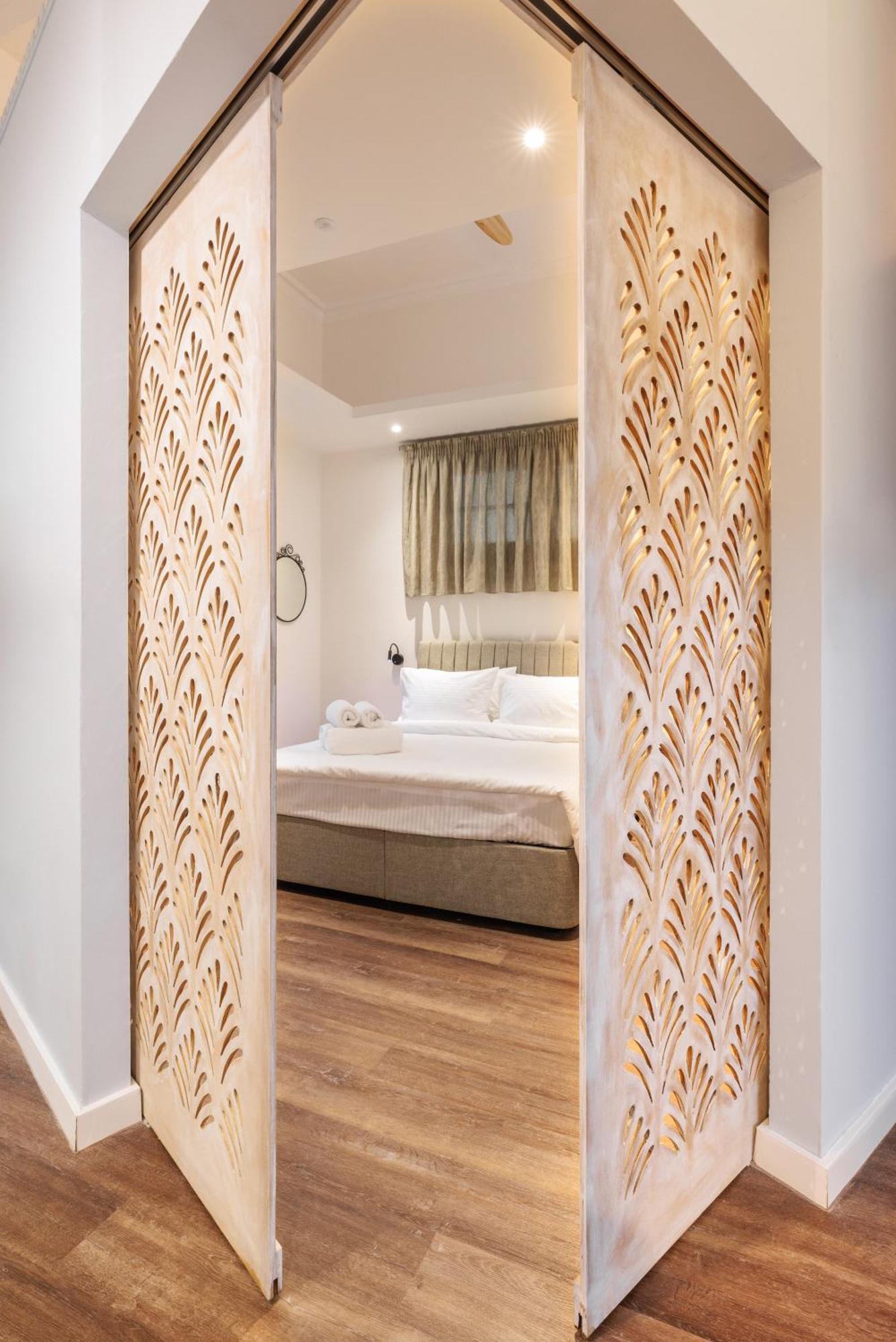 Couple-In Magical Suite With Jacuzzi سالونيك المظهر الخارجي الصورة